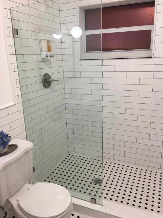 Private Studio Blocks From Coconut Grove Маями Екстериор снимка