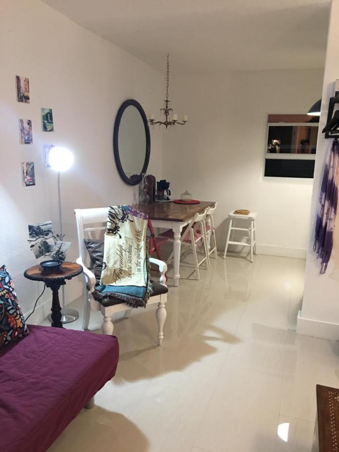 Private Studio Blocks From Coconut Grove Маями Екстериор снимка