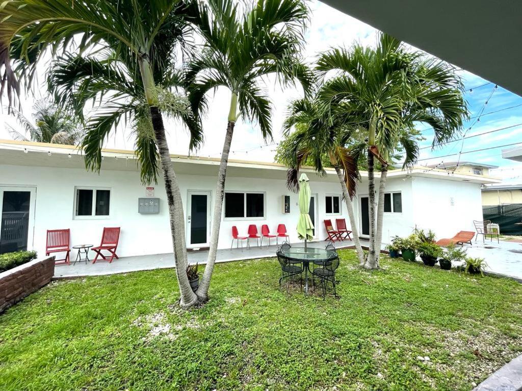 Private Studio Blocks From Coconut Grove Маями Екстериор снимка